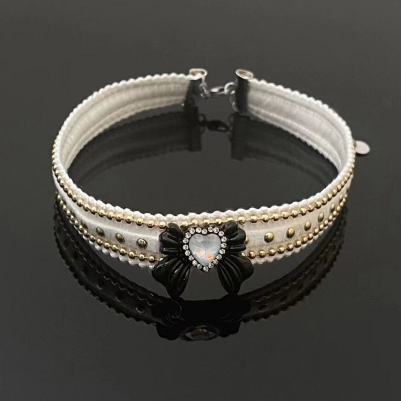 Fashion Silver Fabric Diamond Love Bow Necklace