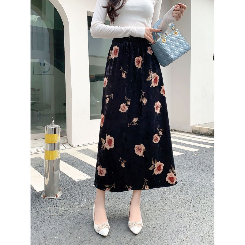 Fashion Card Rose Velvet Floral Skirt