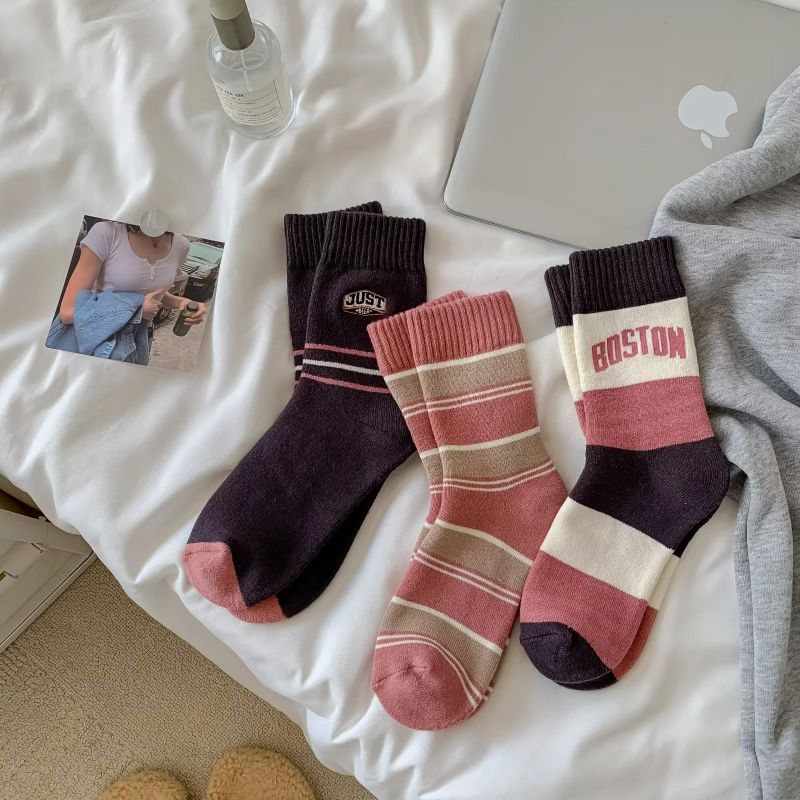 Fashion Color Cotton Letter Stripe Mid-calf Socks Set