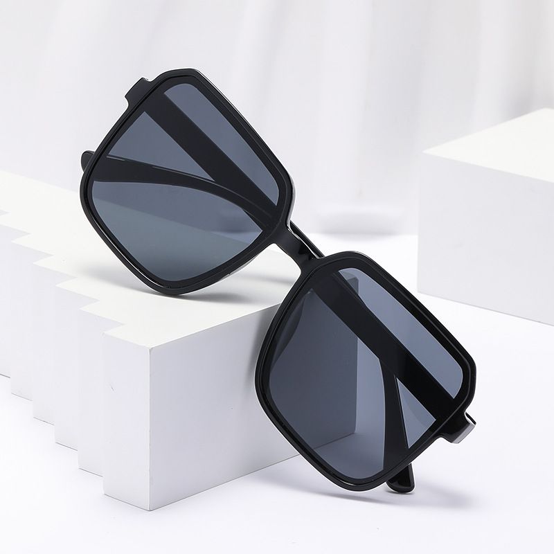 Fashion Black Frame Black Gray Large Square Frame Sunglasses