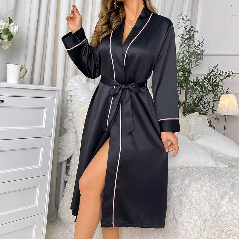 Fashion Black Polyester Line With Long -sleeved Robe
