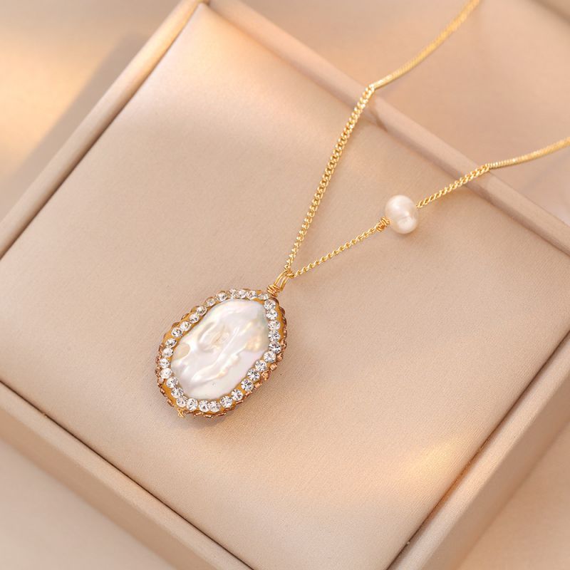 Fashion Gold Titanium Steel Diamond Geometric Pearl Necklace
