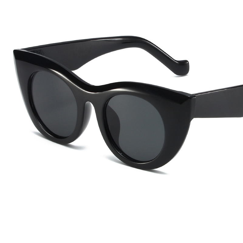 Fashion Glossy Black Framed Black And Gray Film Pc Cat Eye Large Frame Sunglasses