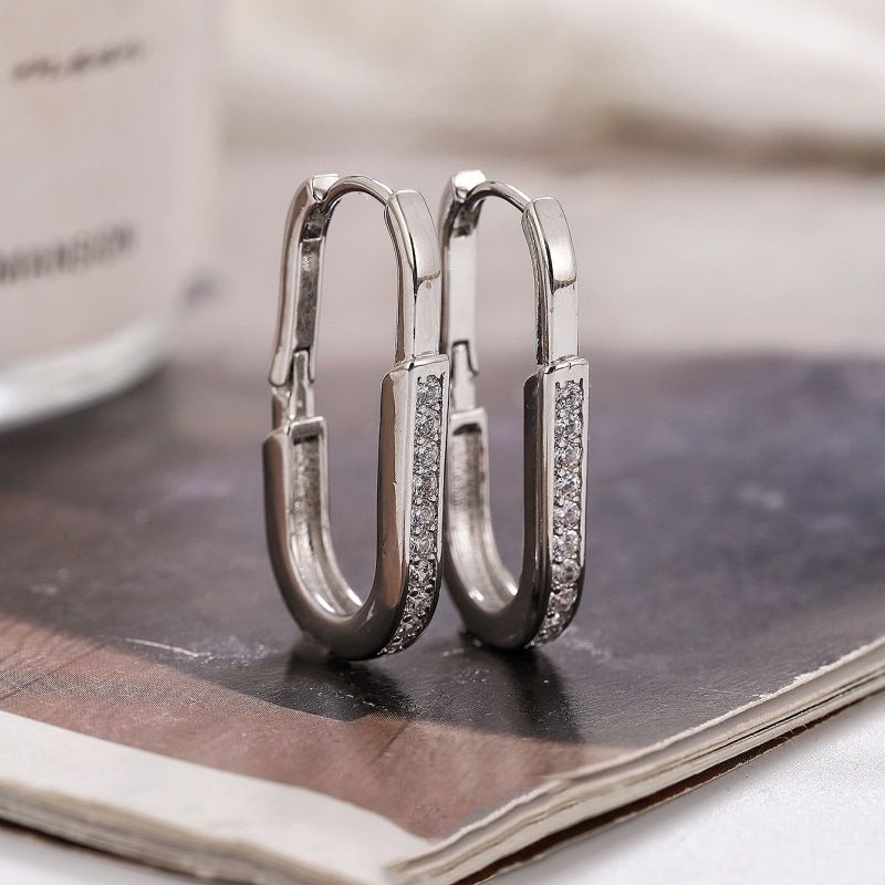 Fashion Silver Copper Inlaid Zirconium Oval Earrings