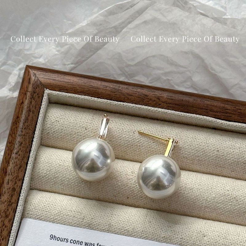 Fashion A Pair Of Zircon Pearl Earrings Metal Diamond Pearl Stud Earrings