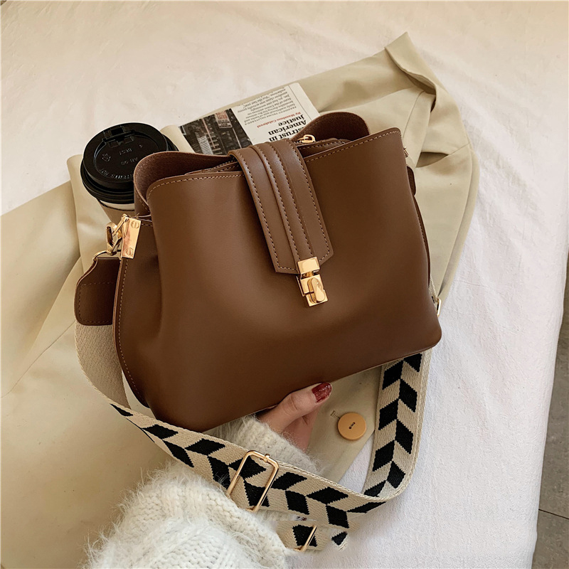 Fashion Brown Pu Large Capacity Wide Shoulder Strap Crossbody Bag