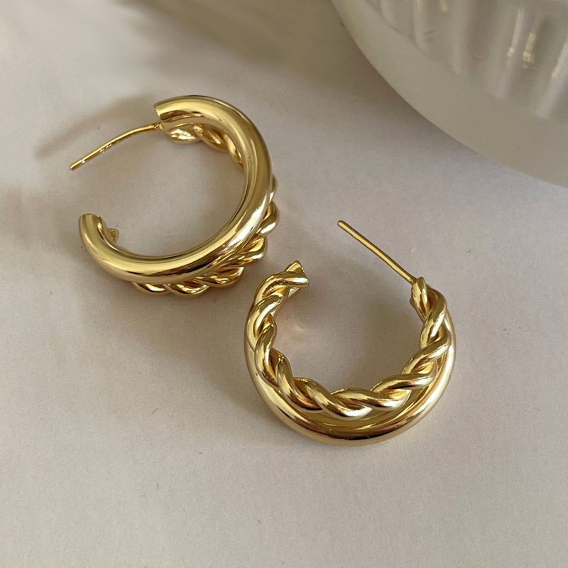 Fashion Gold Copper Twist Double C-shaped Earrings