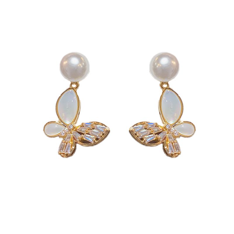 Fashion Pearl Butterfly Zircon Mother-of-pearl (thick Real Gold Plating) Copper And Diamond Mother-of-pearl Butterfly Earrings