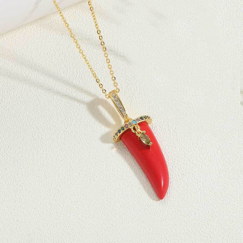 Fashion Red Pepper Necklace Gold-plated Copper And Diamond Red Pepper Necklace