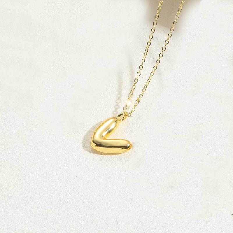 Fashion Letter V Gold Plated Copper 26 Letter Necklace