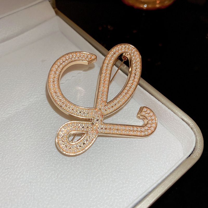 Fashion Brooch - Golden Pearl Alloy Diamond Twisted Letters Brooch