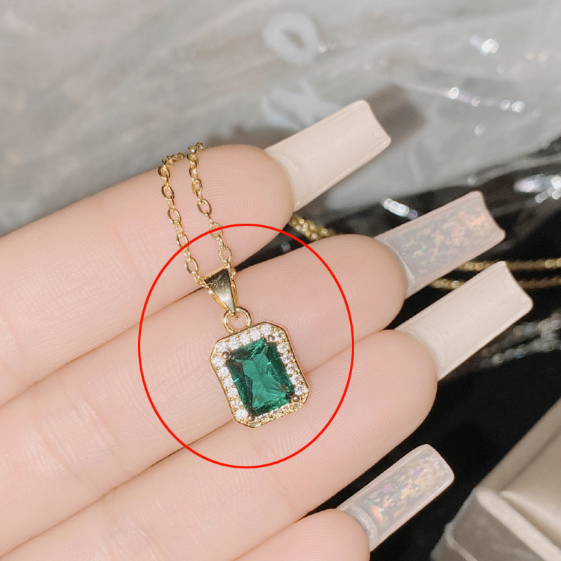 Fashion Cuic【green Spinel】does Not Contain Chain Copper Diamond Square Pendant