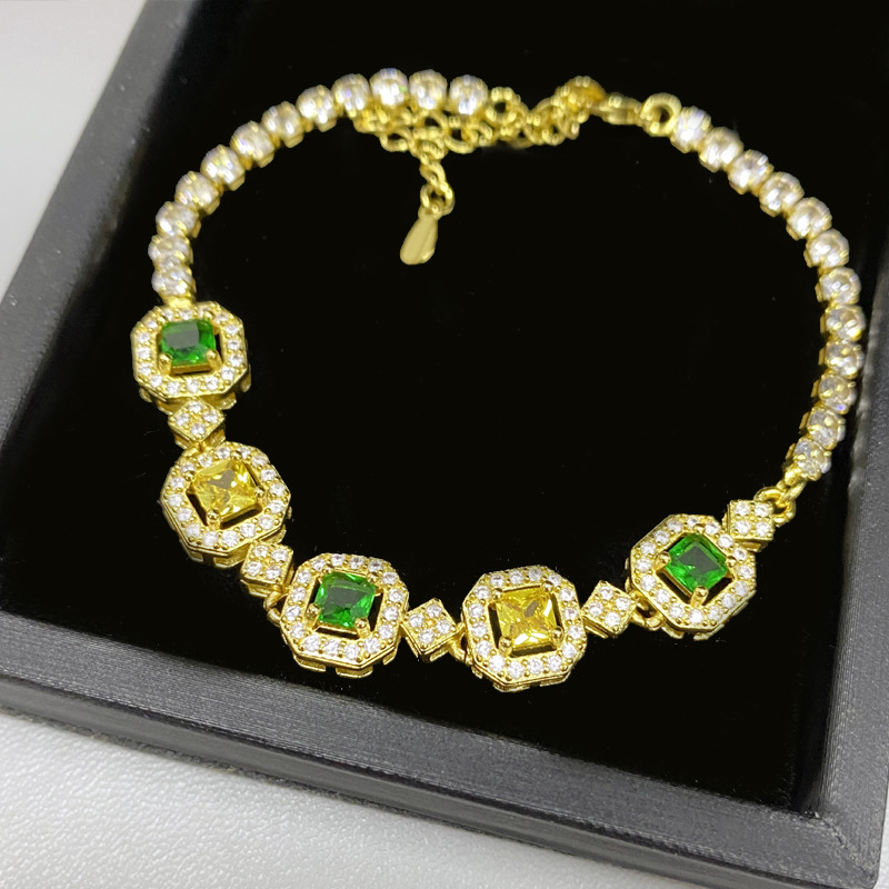 Fashion Brilliant Full Diamond Bracelet [emerald] Copper Inlaid Square Zirconium Bracelet