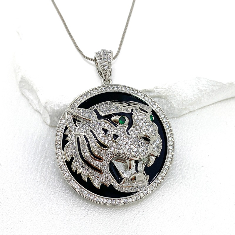 Fashion White K Color Copper Inlaid Zirconium Leopard Dripping Oil Round Necklace
