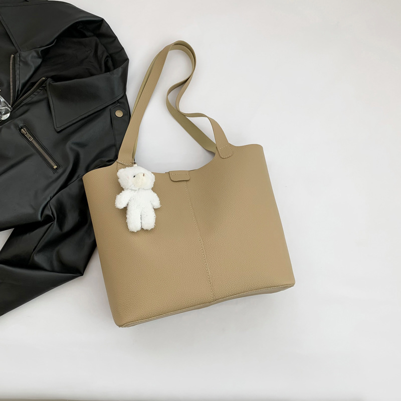 Fashion Khaki Ribbon Pendant Pu Large Capacity Shoulder Bag