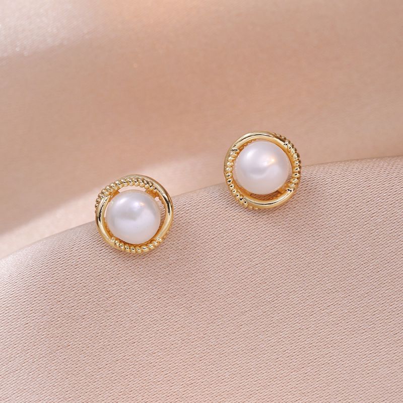 Fashion Gold Copper Geometric Pearl Stud Earrings