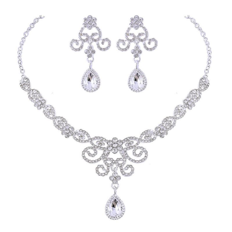 Fashion Silver Earrings Alloy Diamond Geometric Earrings And Necklace Set