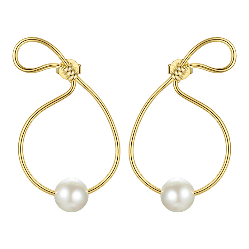 Fashion Gold Gold-plated Metal Twisted Pearl Earrings