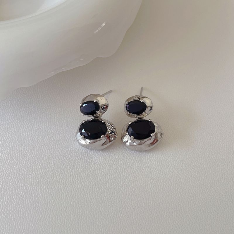 Fashion Black Diamond Earrings Metal Geometric Bezel Black Onyx Stud Earrings