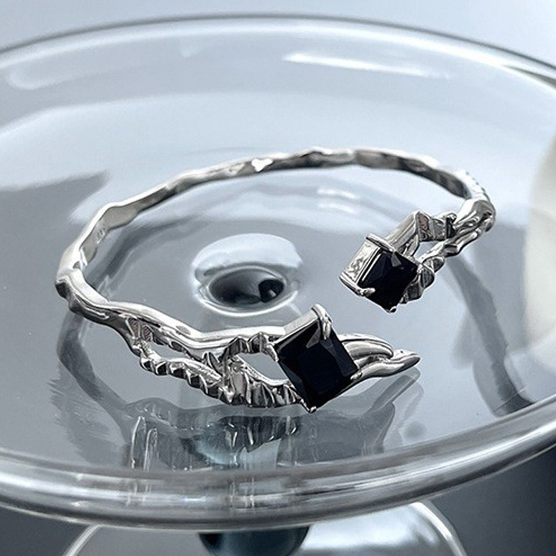 Fashion Silver Metal Diamond Irregular Bracelet