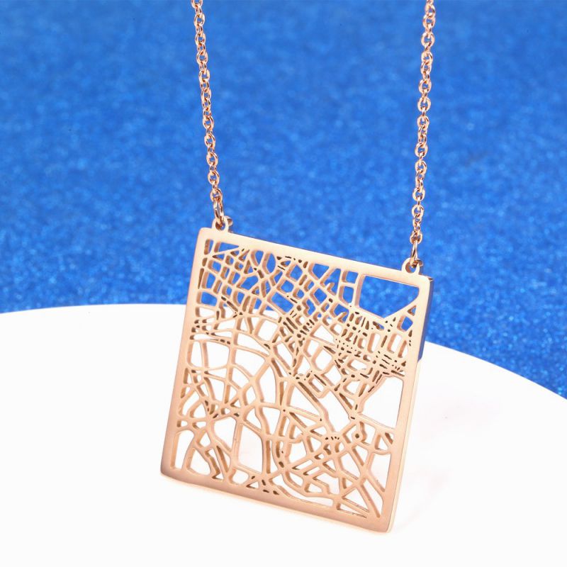Fashion London Uk – Rose Gold Titanium Steel Square Hollow Necklace