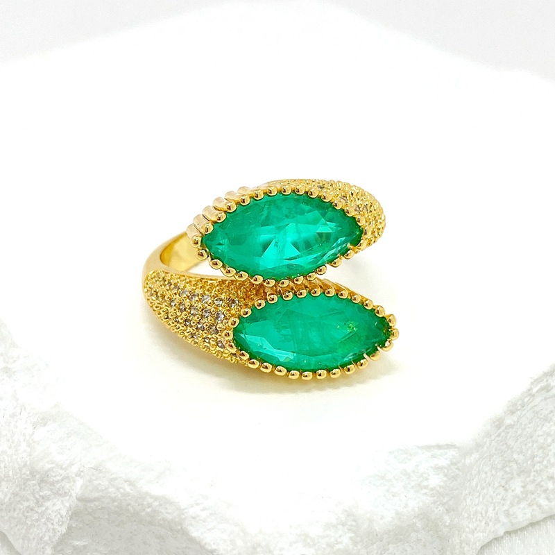 Fashion Emerald Copper Set Zirconium Geometric Ring