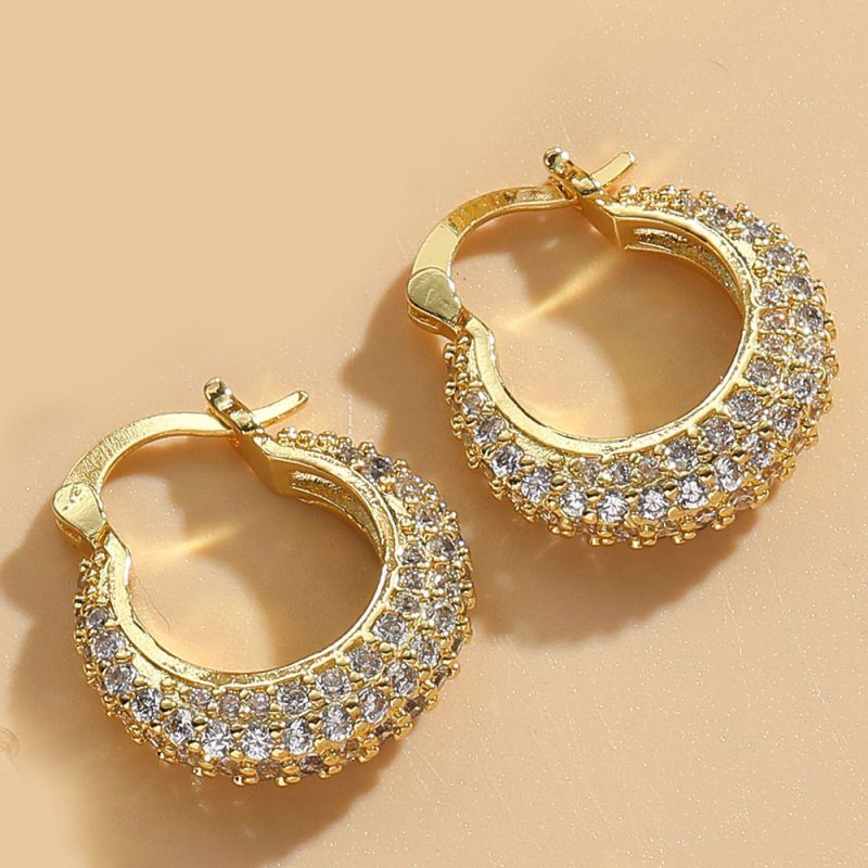 Fashion Oval Copper Inlaid Zirconium Round Earrings