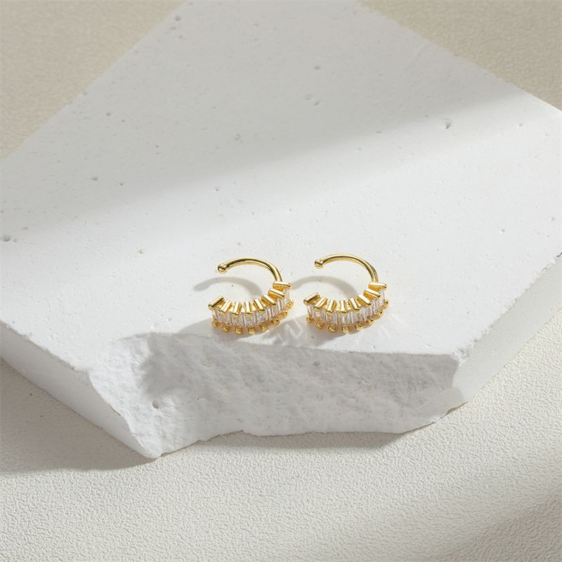 Fashion Square White Zirconium (gold) Gold-plated Copper Inlaid Zirconium C-shaped Earrings
