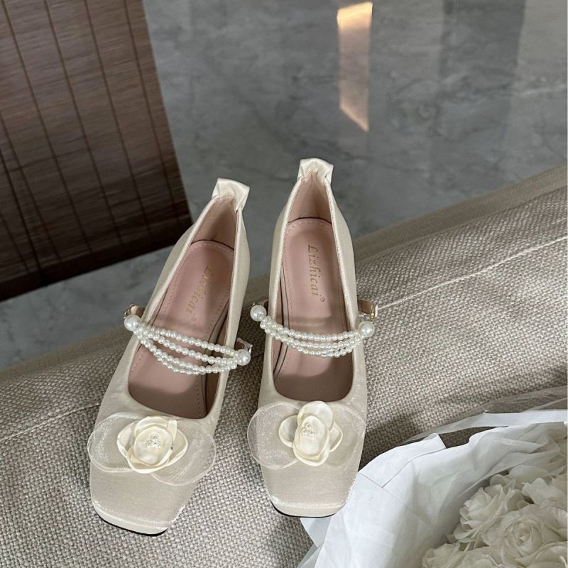 Fashion Off White Pearl Beaded Floral Satin Square Toe Shoes