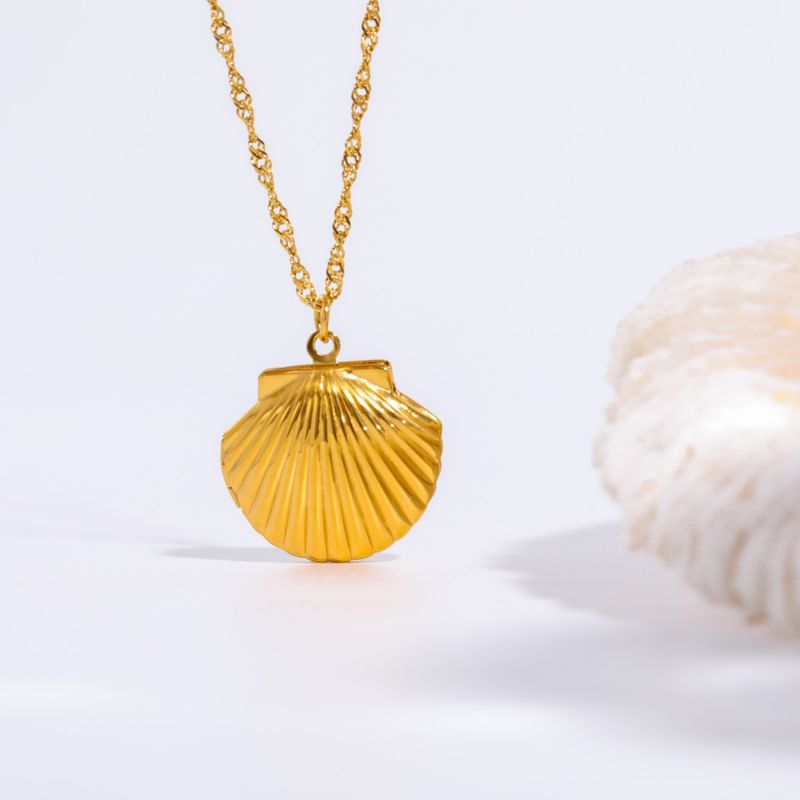 Fashion Shell Closure Necklace Gold-plated Copper Shell Necklace