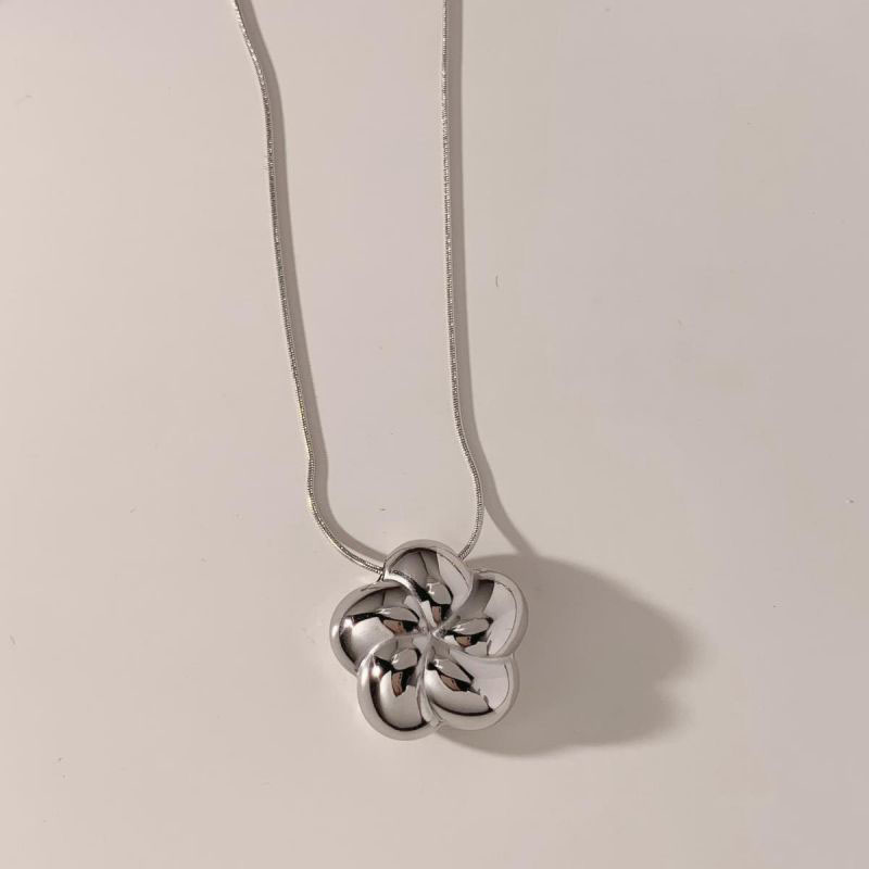 Fashion Silver Necklace Stainless Steel Flower Necklace