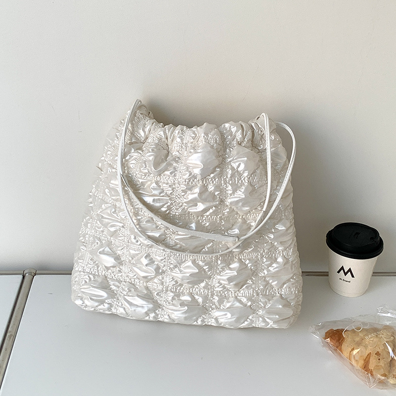Fashion White Soft Leather Drawstring Large-capacity Rhombus Crossbody Bag