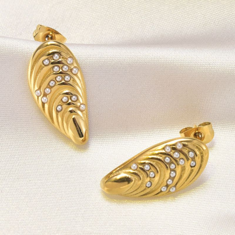 Fashion Gold Titanium Steel Gold-plated Diamond Geometric Stud Earrings