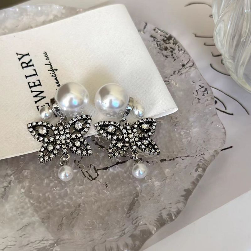 Fashion A Pearl Style Alloy Diamond Butterfly Pearl Stud Earrings