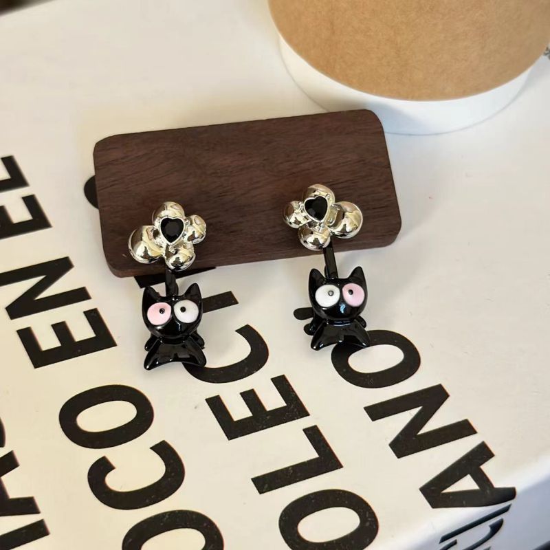 Fashion Section B Alloy Flower Cat Earrings