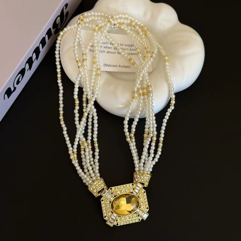 Fashion A Necklace Multilayered Pearl Beads And Diamond Oval Necklace