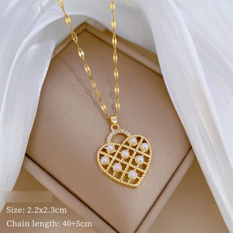 Fashion Gold Titanium Steel Diamond Pearl Hollow Love Necklace