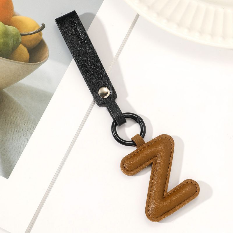 Fashion Style Z Versatile Key Pendant 10g Leather 26 Letter Keychain