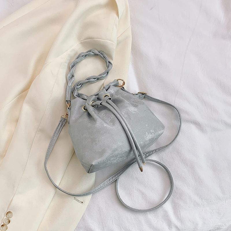 Fashion Silver Drawstring Drawstring Crossbody Bag