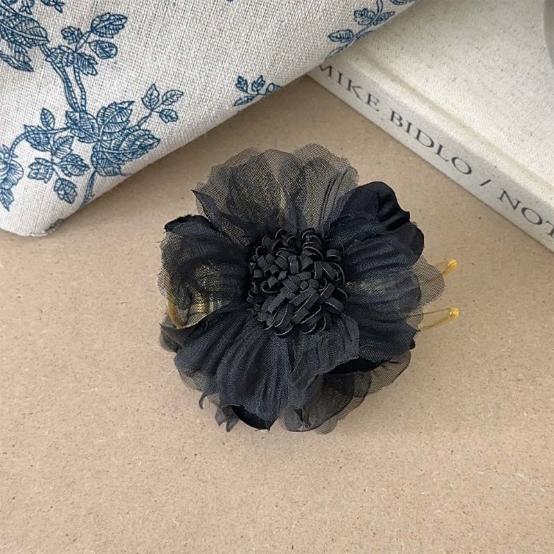 Fashion Black Lace Three-dimensional Flower Gripper