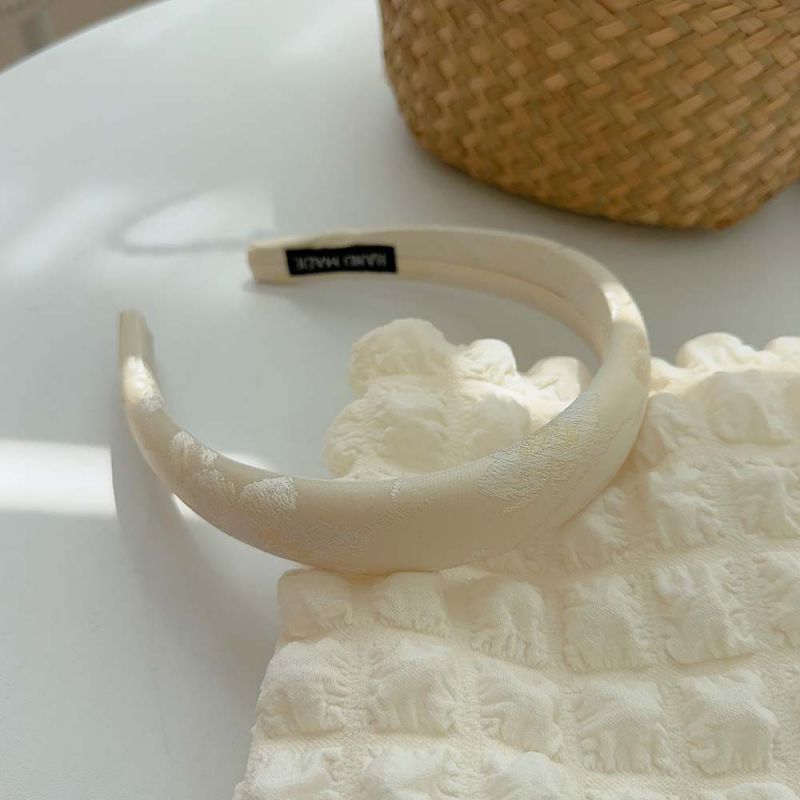 Fashion Plum Blossom-milk White Satin Jacquard Wide-brimmed Headband