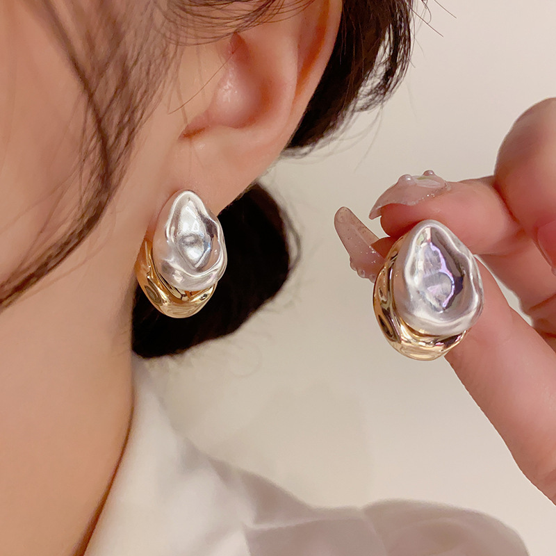 Fashion A Irregular Contrasting Color Earrings