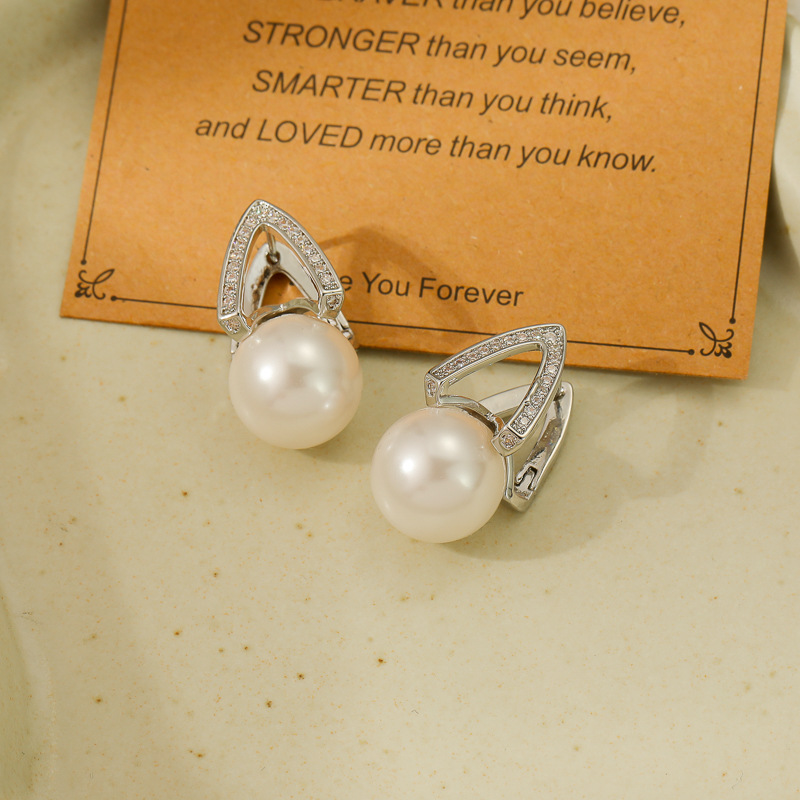 Fashion Silver V-shaped Earrings Metal Diamond And Pearl Earrings