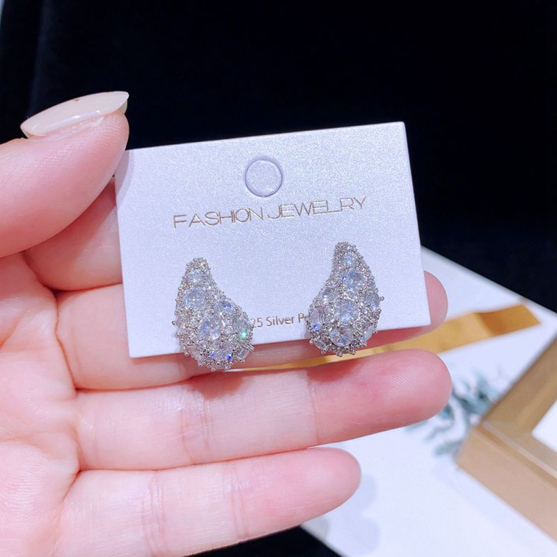 Fashion Water Droplets Copper Inlaid Zirconium Drop-shaped Earrings