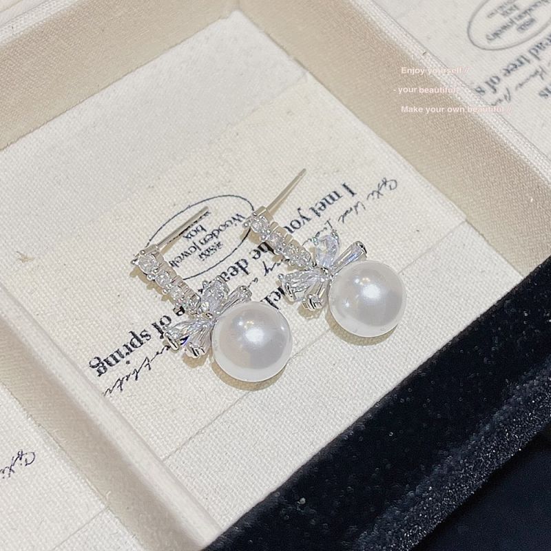 Fashion Silver Copper Inlaid Zirconium Geometric Pearl Stud Earrings