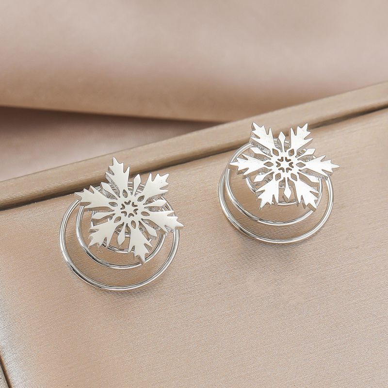 Fashion Silver Pair Alloy Geometric Snowflake Earrings