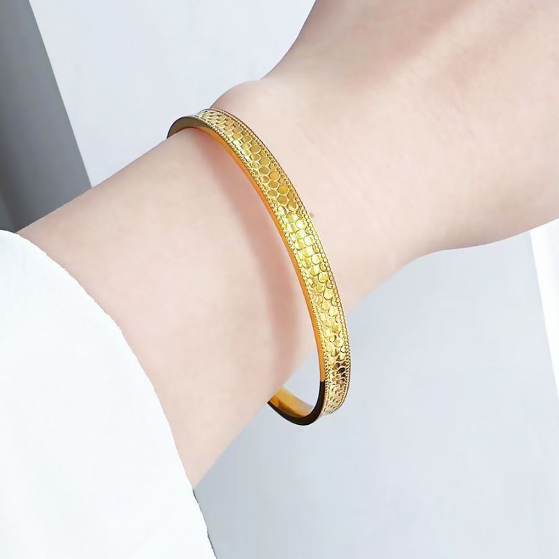 Fashion Gold Titanium Steel Geometric Dragon Scale Round Bracelet