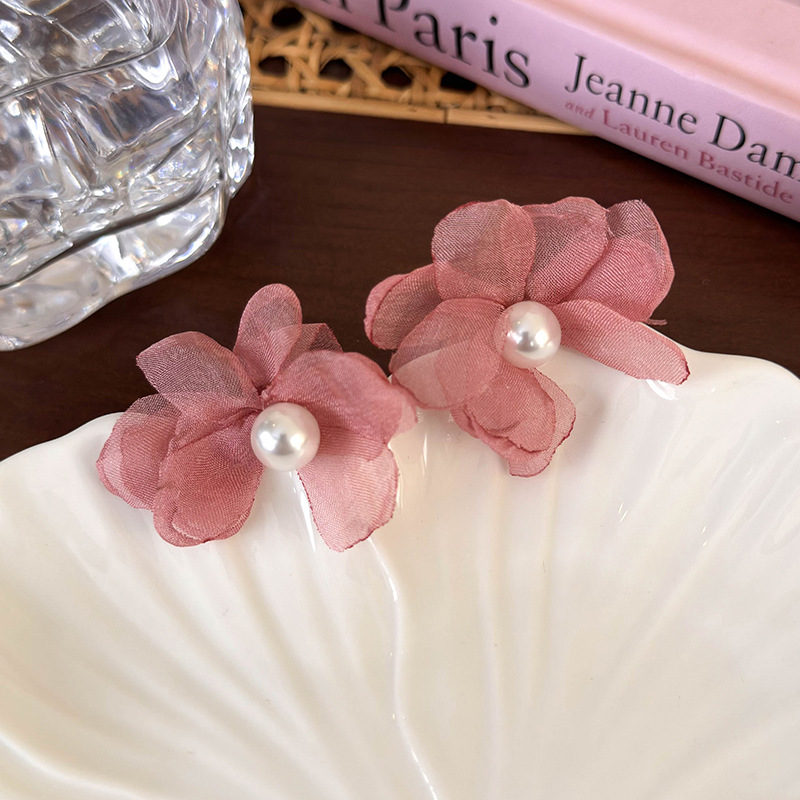 Fashion Pearl Flowers Chiffon Flower Stud Earrings