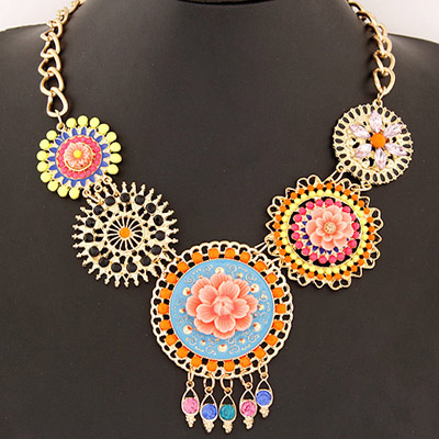 Propper Multicolor Flower Decorated Hollow Out Round Shape Design