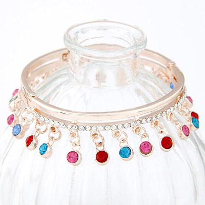 Christenin Multicolor Diamond Decorated Round Pendant Design Alloy Fashion Bangles